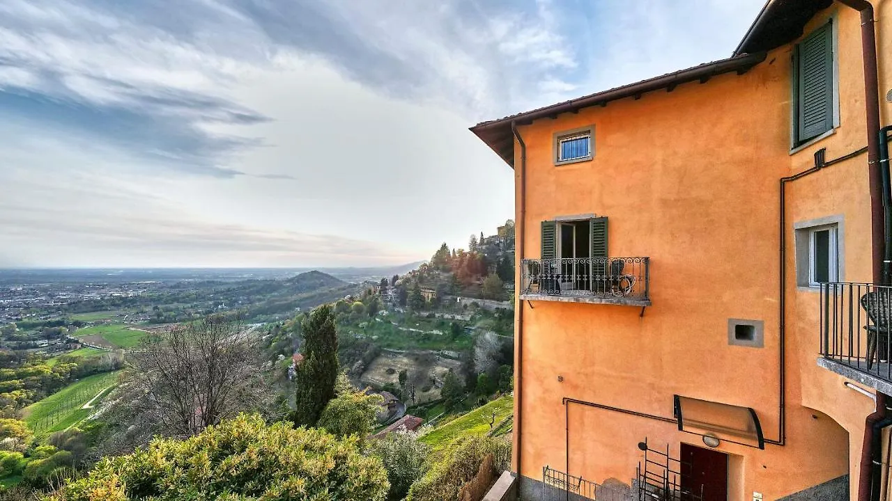 My Home For You - Citta Alta Bergamo 0*,  Italy