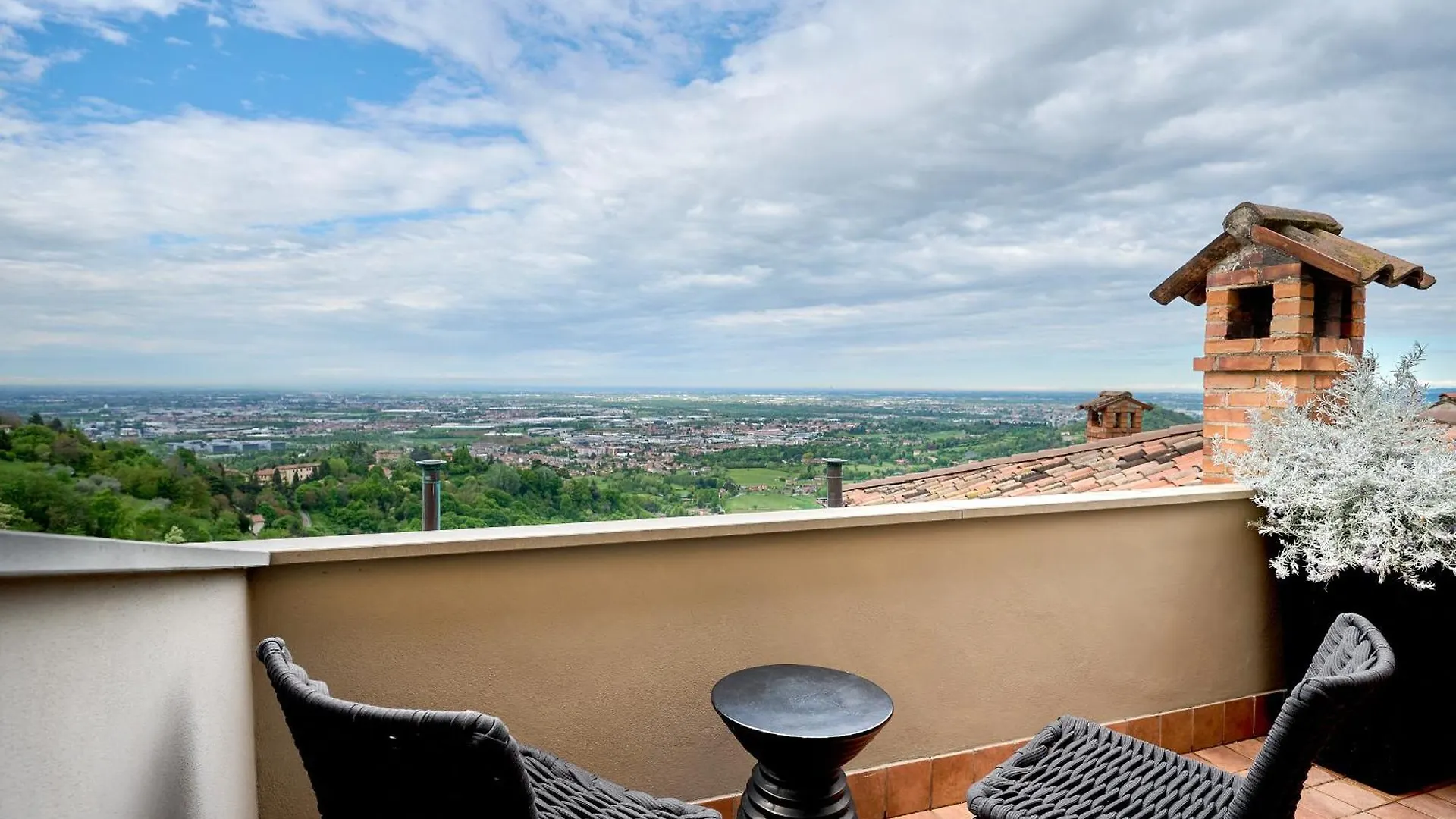 My Home For You - Citta Alta Bergamo 0*,  Italy