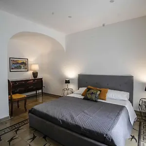 https://appartamento-catania-95131.taorminaitalyhotels.com