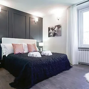 Chiclife Sarona Shenkin - Santa Caterina & Museum Apartment